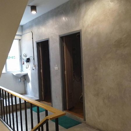 Ora Hostel Bangkok Exterior photo