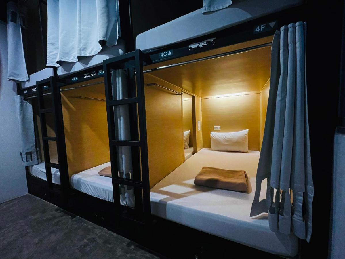 Ora Hostel Bangkok Exterior photo