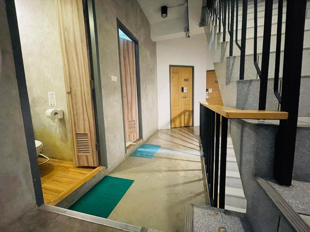 Ora Hostel Bangkok Exterior photo