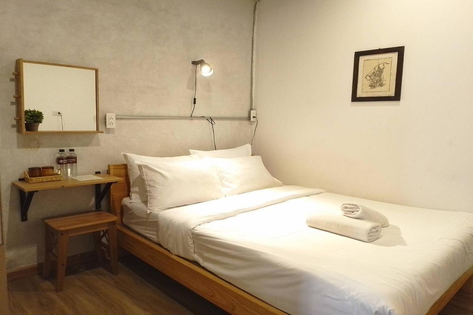 Ora Hostel Bangkok Exterior photo