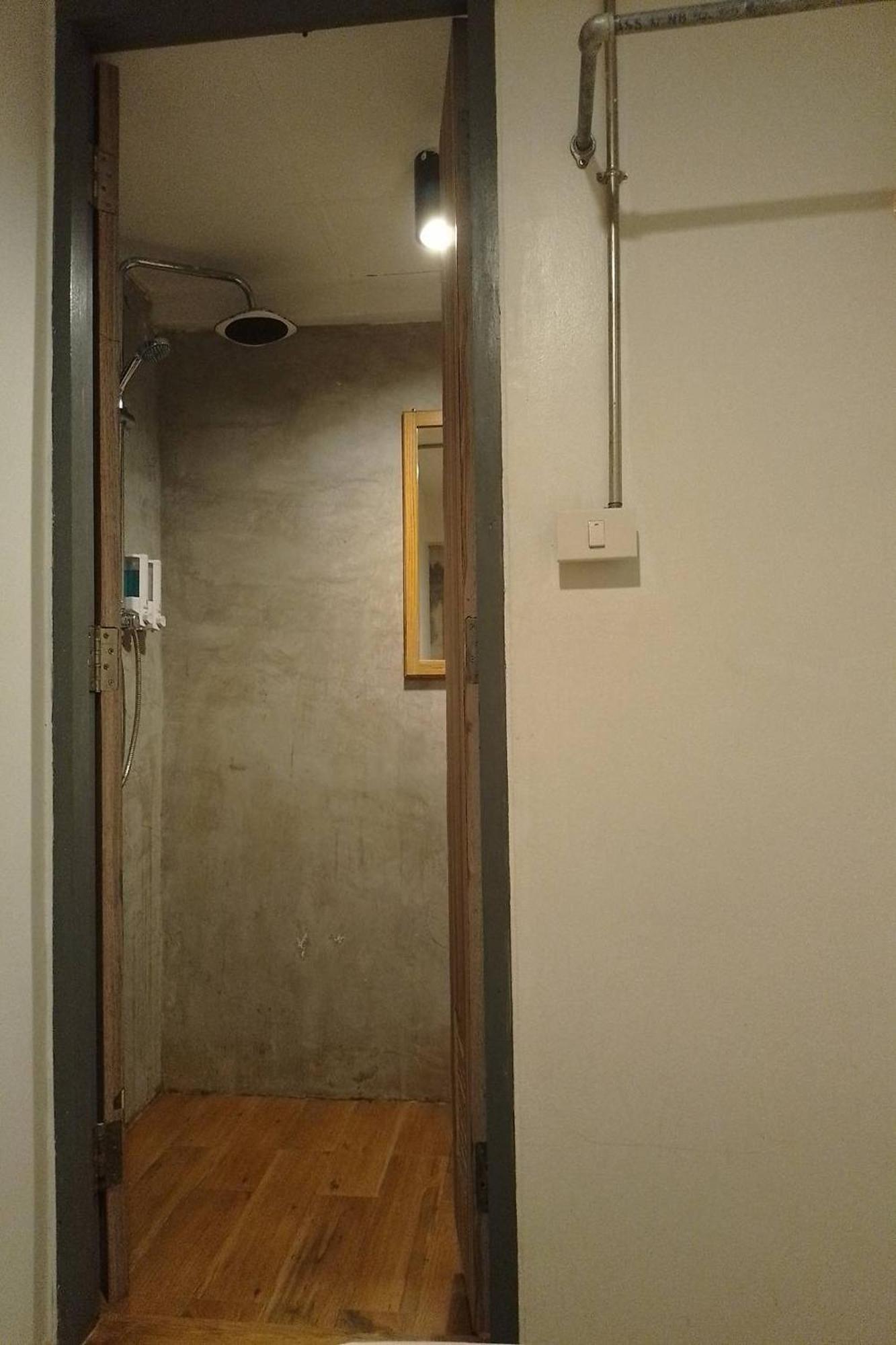 Ora Hostel Bangkok Exterior photo