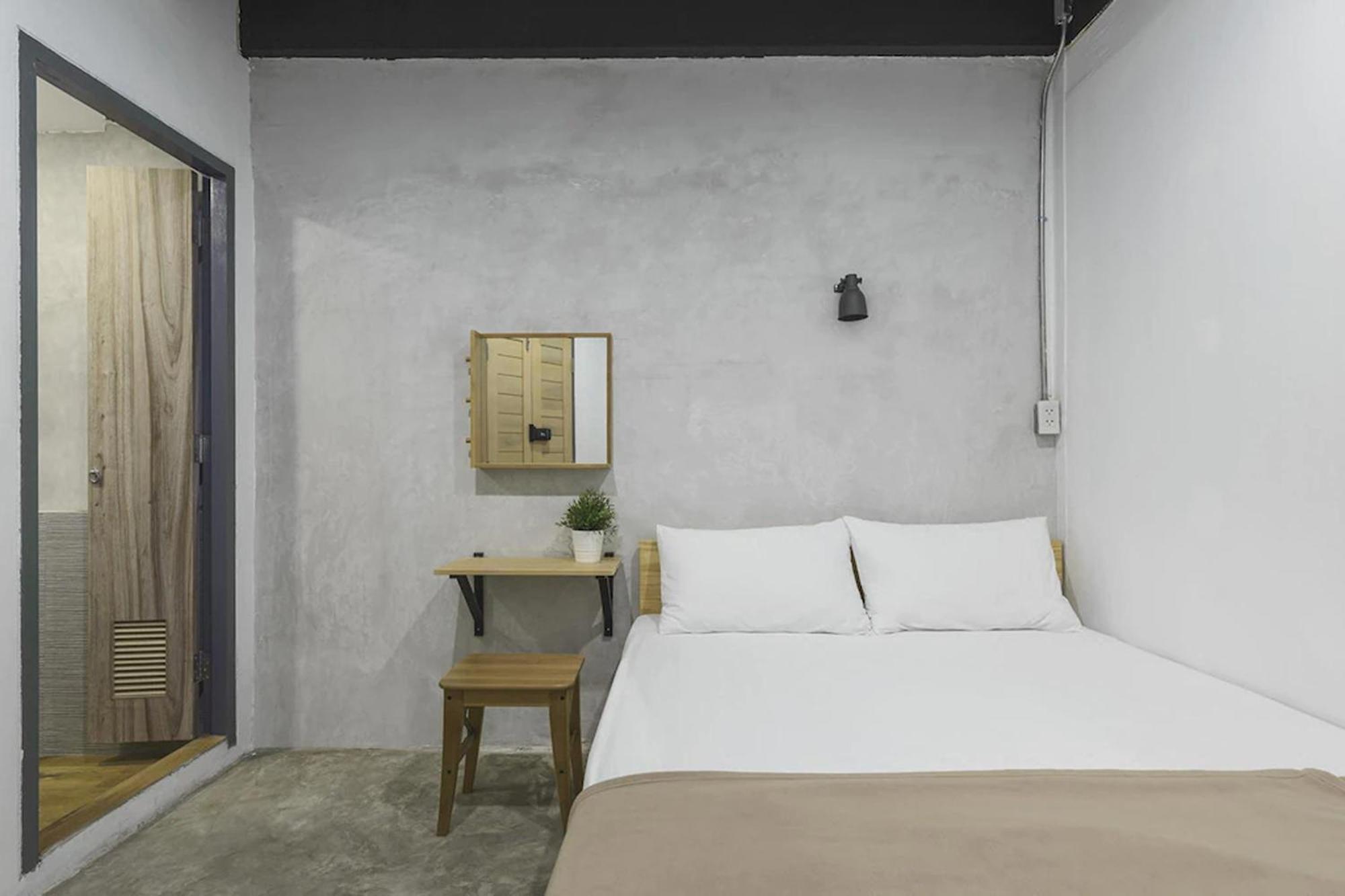 Ora Hostel Bangkok Exterior photo